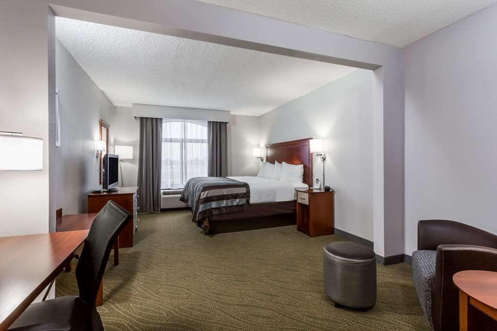 Hotel Wingate by Wyndham Chesapeake photo 5