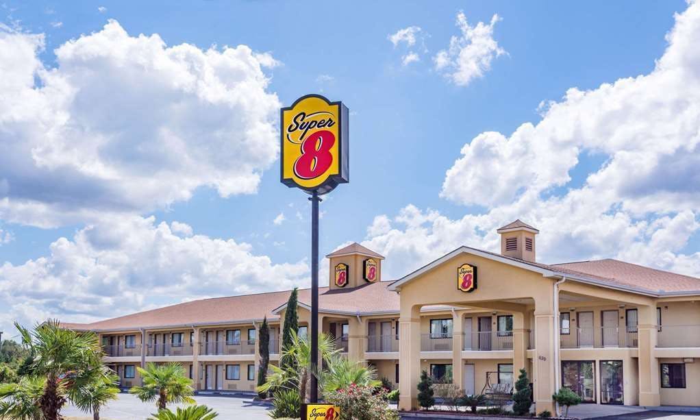 Super 8 by Wyndham Prattville Montgomery
