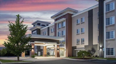 La Quinta Inn & Suites by Wyndham Columbus - Edinburgh