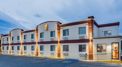 Super 8 by Wyndham Douglas, WY