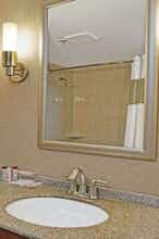 Hotel Ramada Niagara Falls Fallsview photo 4