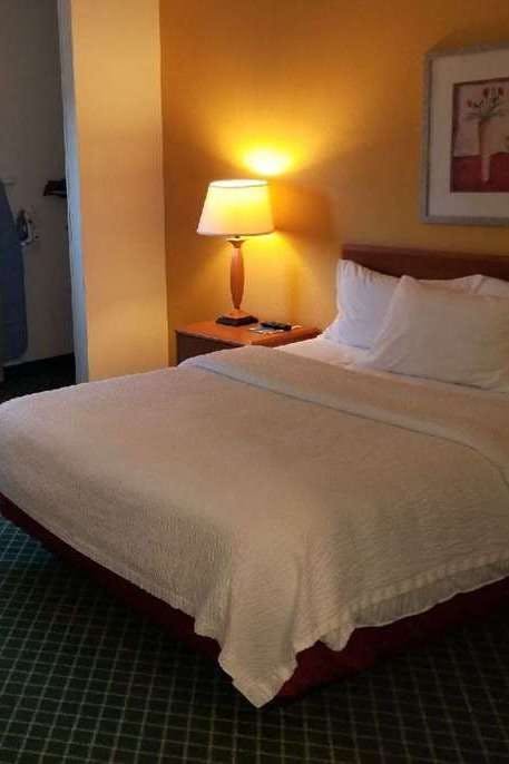 Hotel AmericInn by Wyndham Hudson photo 3