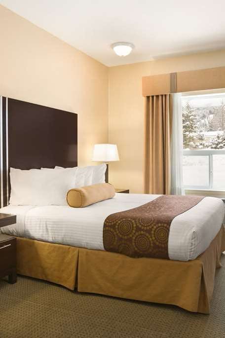 Hotel Ramada Limited Golden photo 1