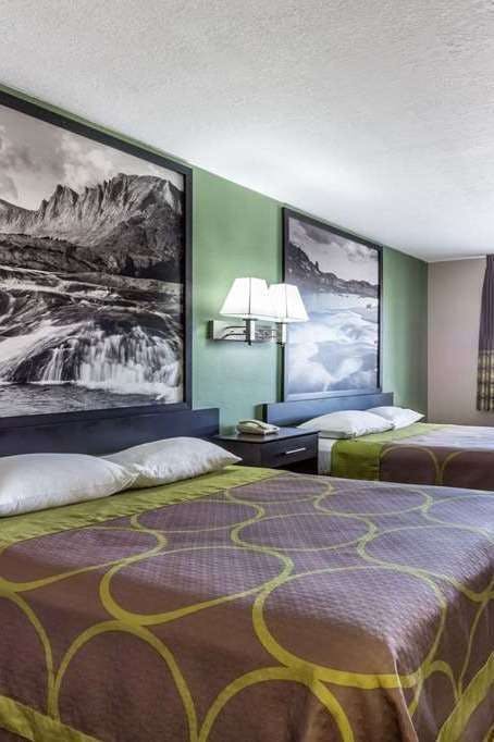 Hotel Super 8 by Wyndham Rock Springs photo 2