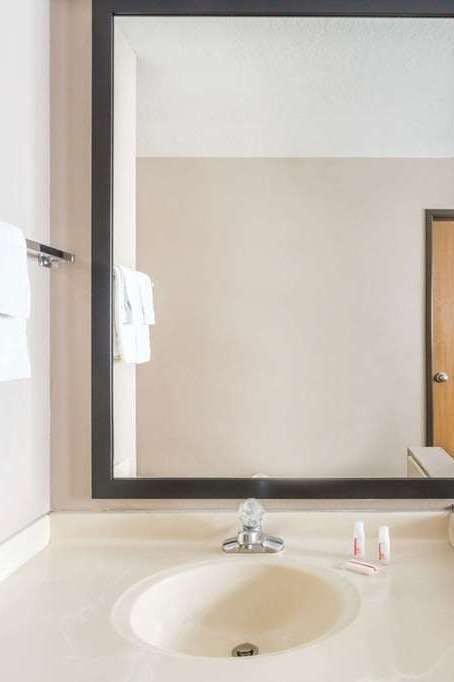 Hotel Super 8 by Wyndham Rock Springs photo 5