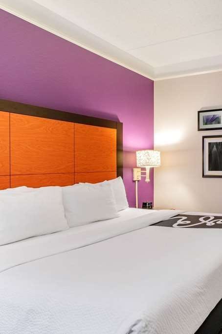 Hotel La Quinta Inn & Suites by Wyndham Raleigh Durham Airport photo 1