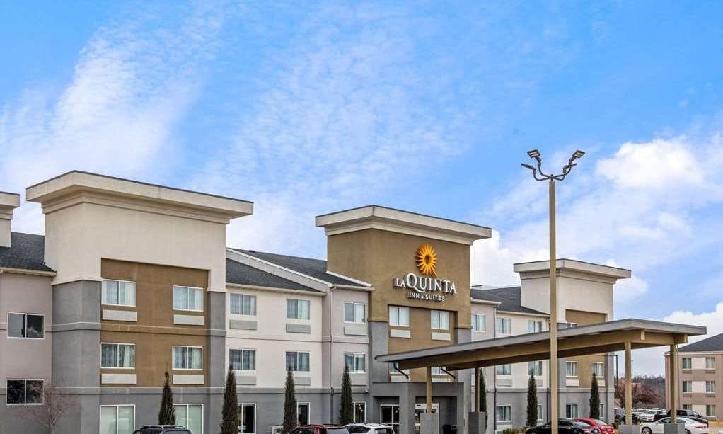La Quinta Inn & Suites by Wyndham Fayetteville