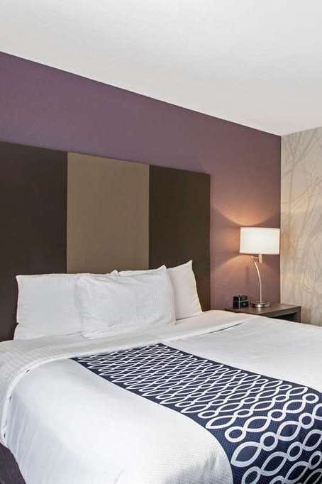 Hotel La Quinta Inn & Suites by Wyndham Fayetteville photo 1