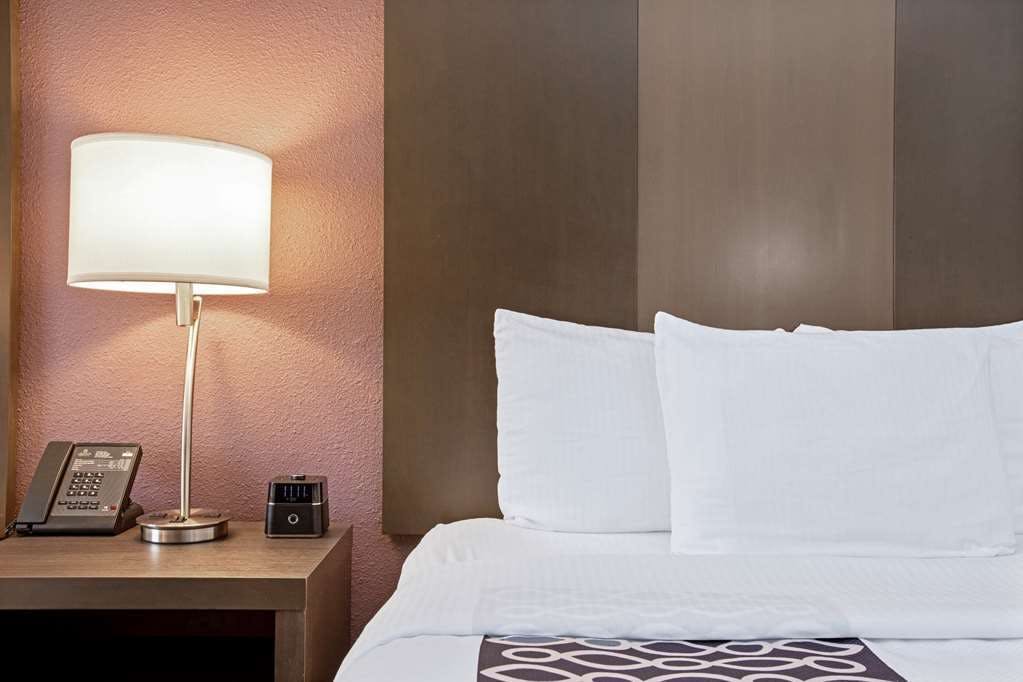 Hotel La Quinta Inn & Suites by Wyndham Fayetteville photo 5
