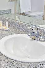 Hotel Days Inn And Suites Fullerton photo 5