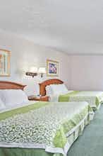 Hotel Days Inn And Suites Fullerton photo 2