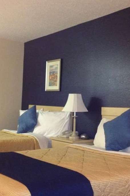 Hotel Days Inn by Wyndham Batavia Ohio photo 2