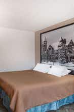 Hotel Super 8 Monroe WI photo 2