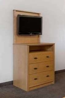 Hotel Super 8 by Wyndham Monroe WI photo 4