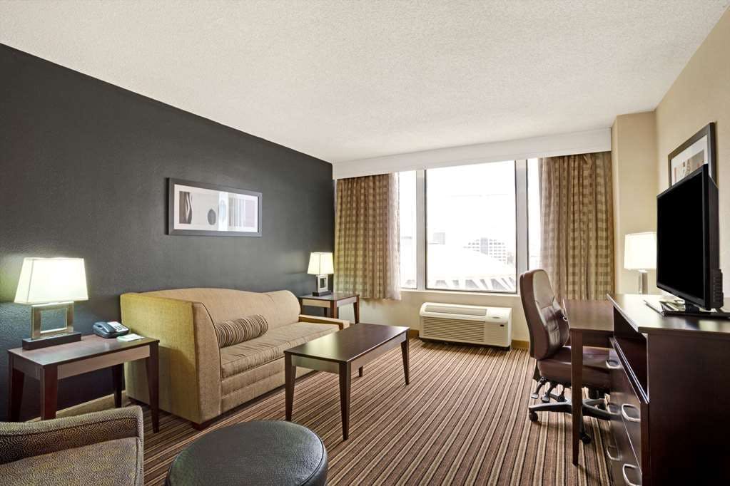 Hotel Wyndham Garden Norfolk Downtown photo 3