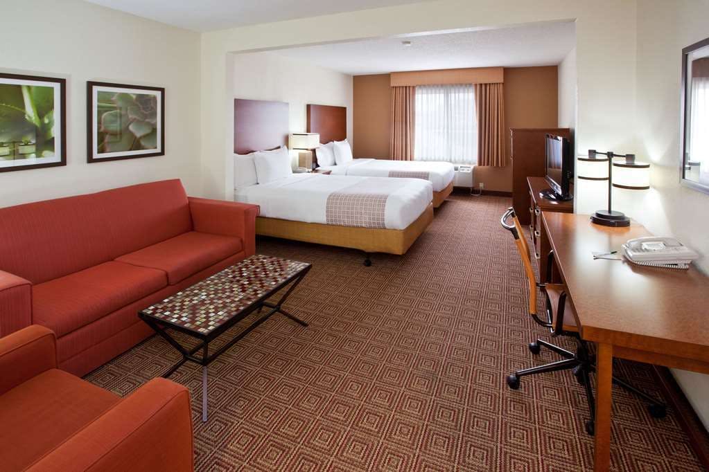 Hotel La Quinta Inn & Suites by Wyndham Bannockburn-Deerfield photo 4