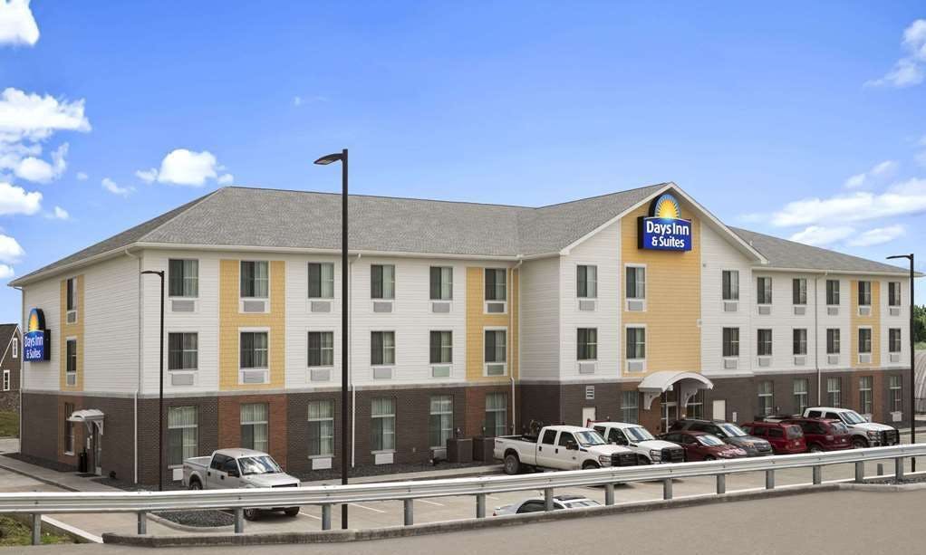 Days Inn & Suites by Wyndham Belmont