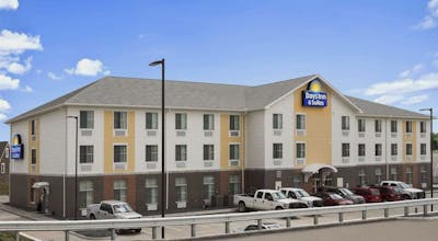 Days Inn & Suites by Wyndham Belmont