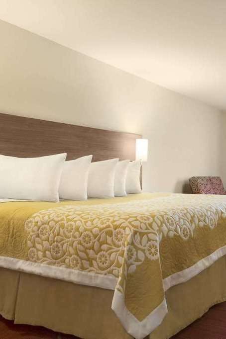 Hotel Days Inn Belmont photo 1