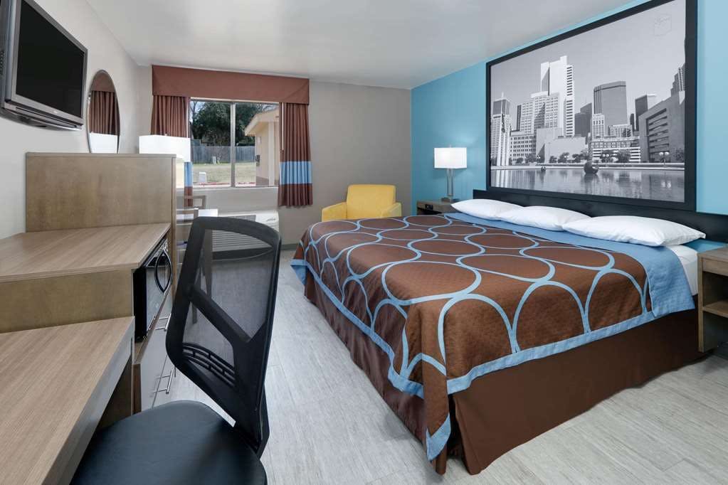 Hotel Super 8 Waxahachie TX photo 4