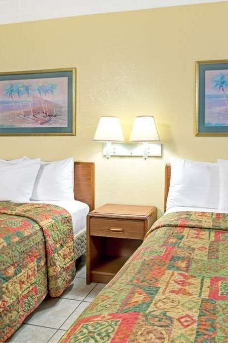 Hotel DI Cocoa Cruiseport W I-95/524 photo 3