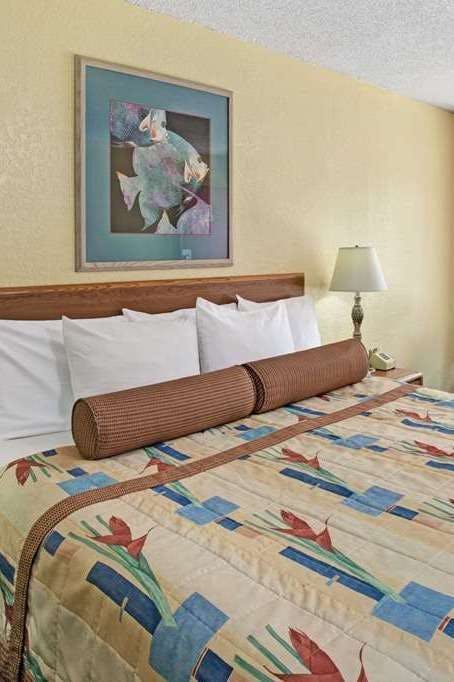 Hotel DI Cocoa Cruiseport W I-95/524 photo 1