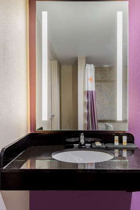 Hotel La Quinta Inn by Wyndham West Long Branch/NJ Shore Area photo 5