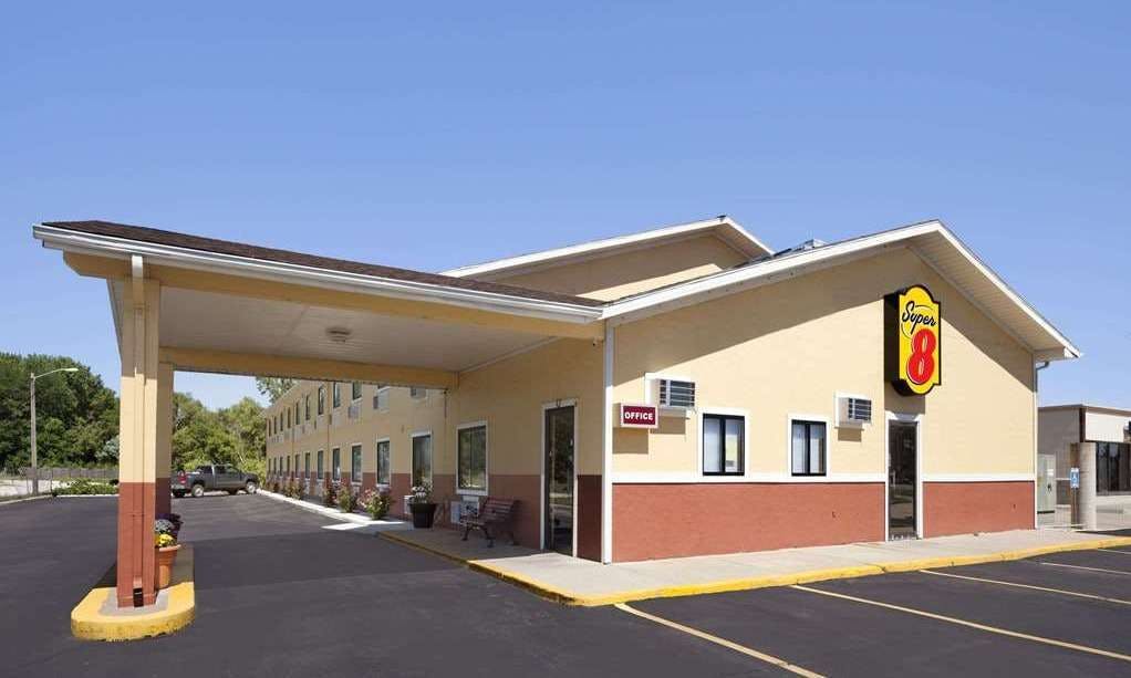 Super 8 by Wyndham Fremont NE