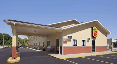 Super 8 by Wyndham Fremont NE