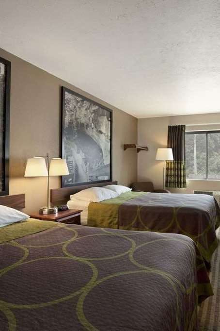 Hotel Super 8 by Wyndham Fremont NE photo 2