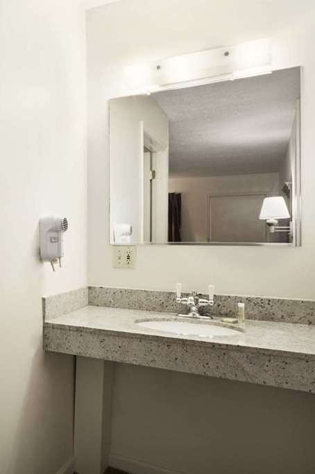 Hotel Super 8 Mifflinville photo 4