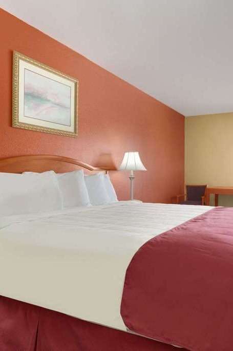 Hotel Days Inn by Wyndham Lumberton photo 2