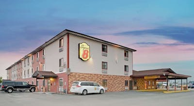 Super 8 by Wyndham Spokane/West