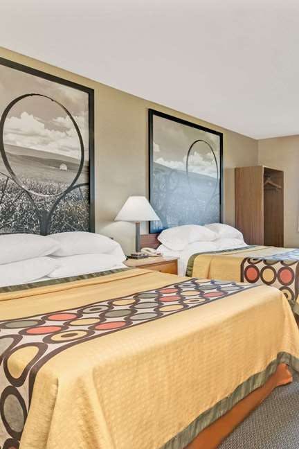 Hotel Super 8 by Wyndham Spokane/West photo 3