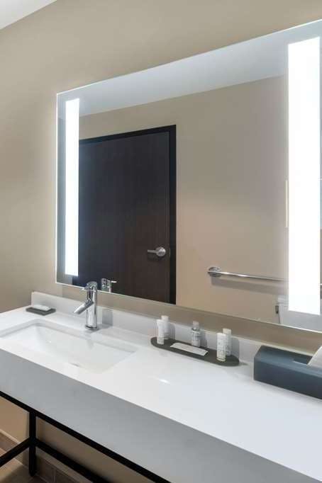 Hotel La Quinta Inn & Suites by Wyndham Nashville Downtown/Stadium photo 4