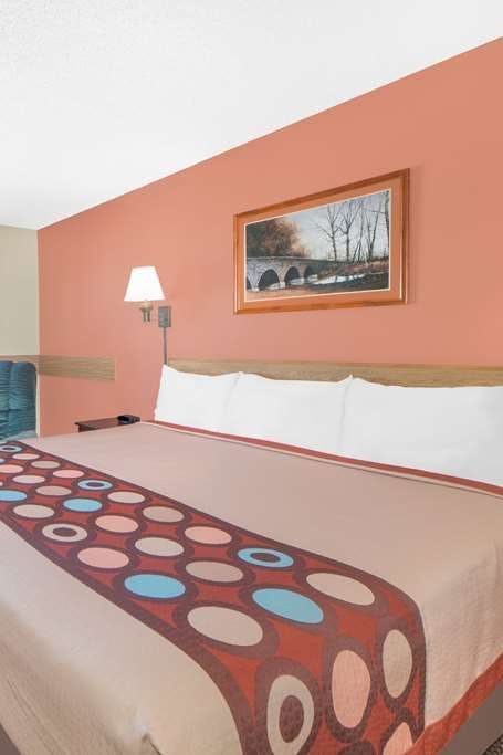 Hotel Super 8 by Wyndham Ottumwa photo 1