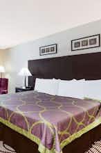 Hotel Super 8 by Wyndham Tappahannock VA photo 2