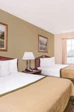 Hotel Baymont Albany at Albany Mall photo 2