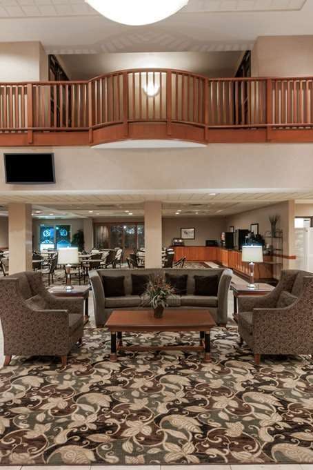 Hotel Wingate by WY Edmonton West photo 5