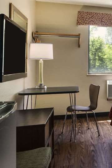 Hotel Super 8 by Wyndham Taylor/Detroit Area photo 4