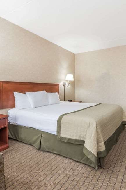 Hotel Baymont Inn Indianapolis South photo 3