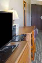Hotel Super 8 Radford VA photo 4