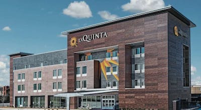 La Quinta Inn & Suites by Wyndham Dallas Grand Prairie North