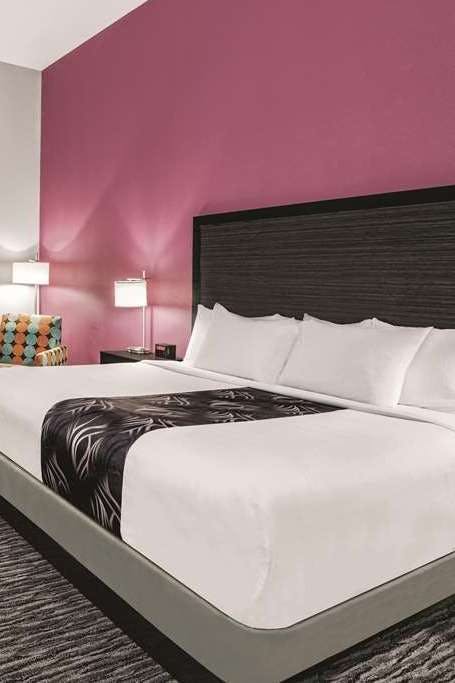 Hotel La Quinta Inn & Suites by Wyndham Dallas Grand Prairie North photo 2