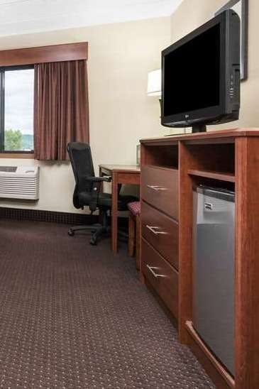 Hotel AmericInn Lake City photo 3