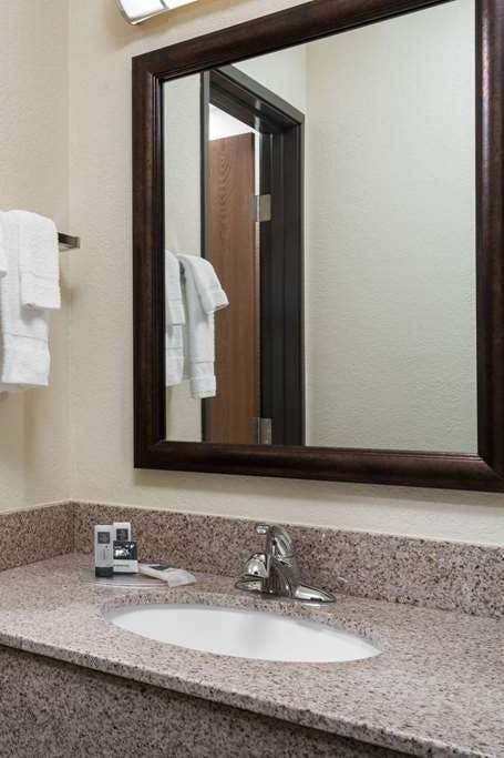 Hotel AmericInn Lake City photo 4