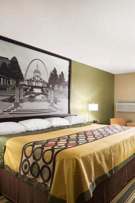 Hotel Super 8 by Wyndham Joplin photo 1