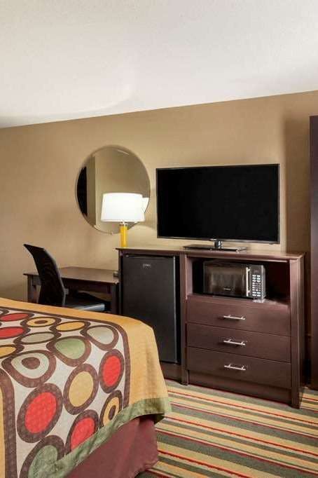 Hotel Super 8 by Wyndham Joplin photo 5