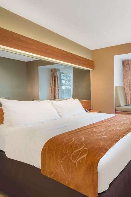 Hotel Microtel Inn & Suites by Wyndham Raton photo 2