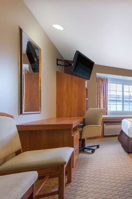 Hotel Microtel Inn & Suites by Wyndham Raton photo 4